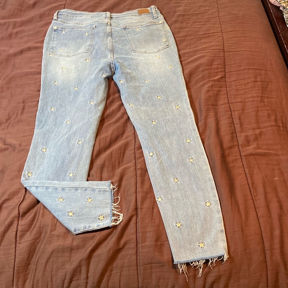 Skinny Fit Jeans by Judy Blue Brand. EUC! - Picture 15 of 16
